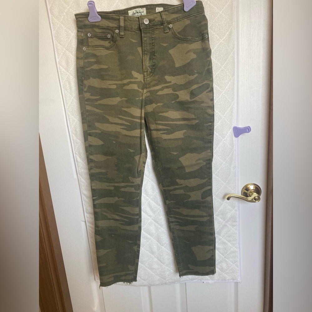 Lucky Brand Bridgette Cropped Slim Leg Camo Jeans, Size 6